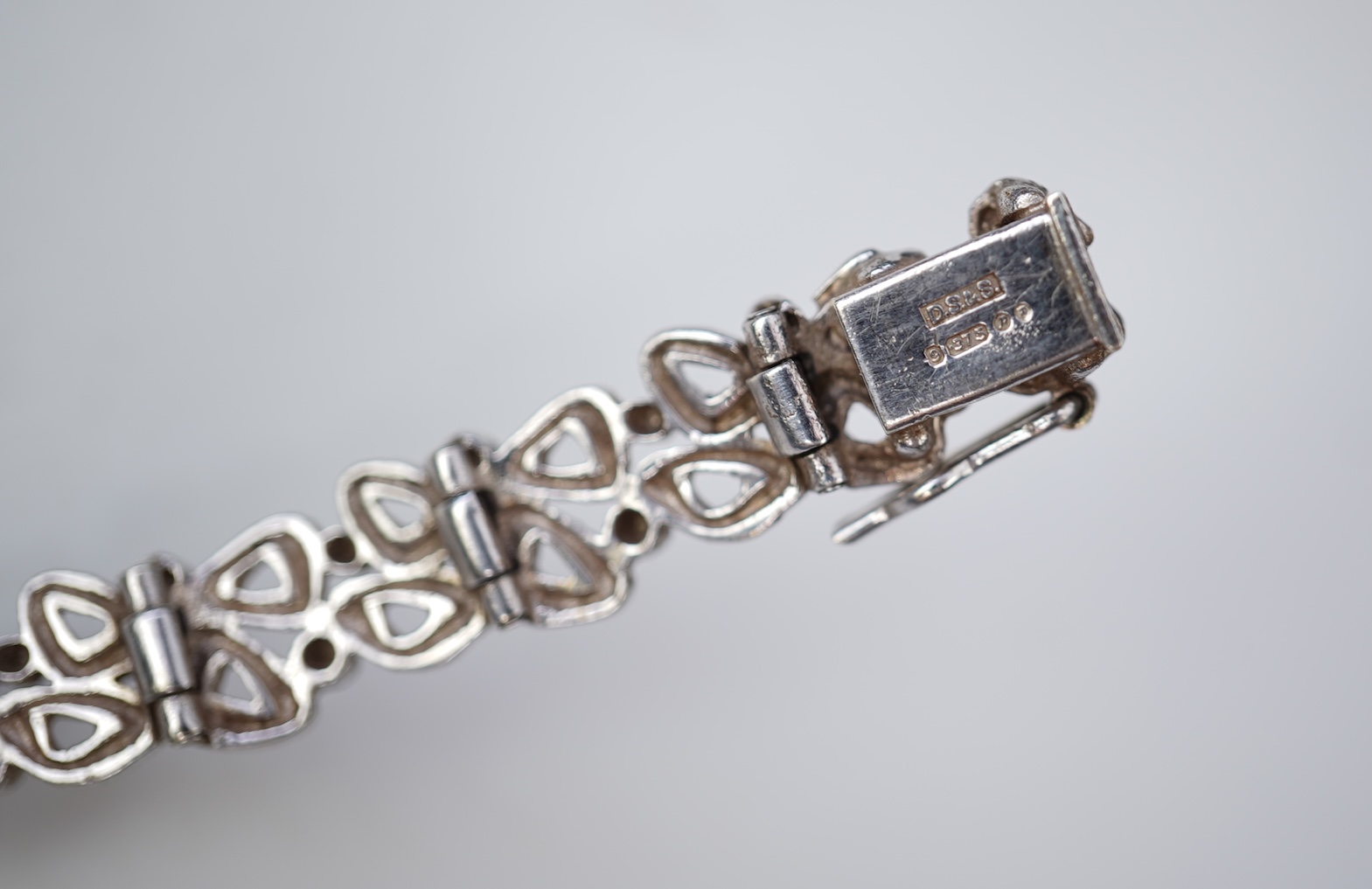 A 9ct gold bracelet, circa 1970